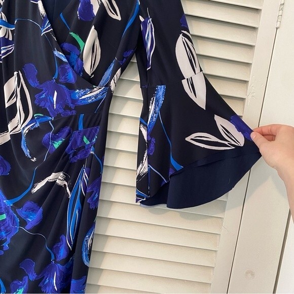 Lauren Ralph Lauren size 10 Blue Abstract Floral Bell Sleeve Faux Wrap Dress - Picture 14 of 14